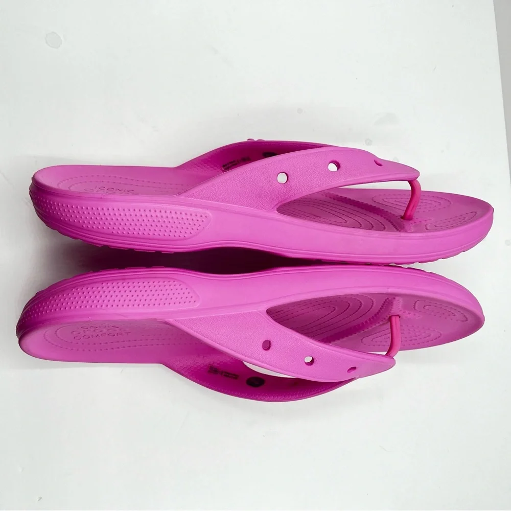 CROCS Men’s Size 12 Party Pink Sandals